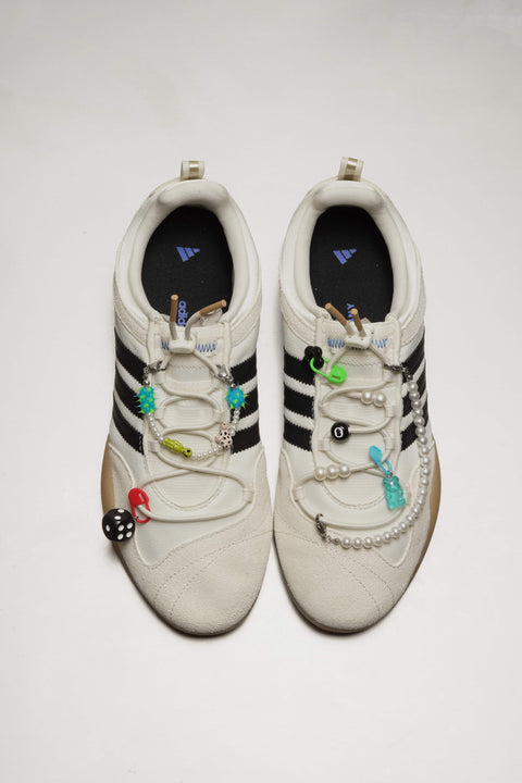Aliens Dog Sneaker Charm